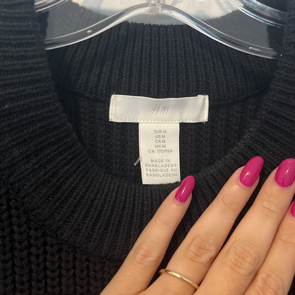 H&M Ribbed Sweater Vest Size M Black Never Worn - Picture 5 of 6